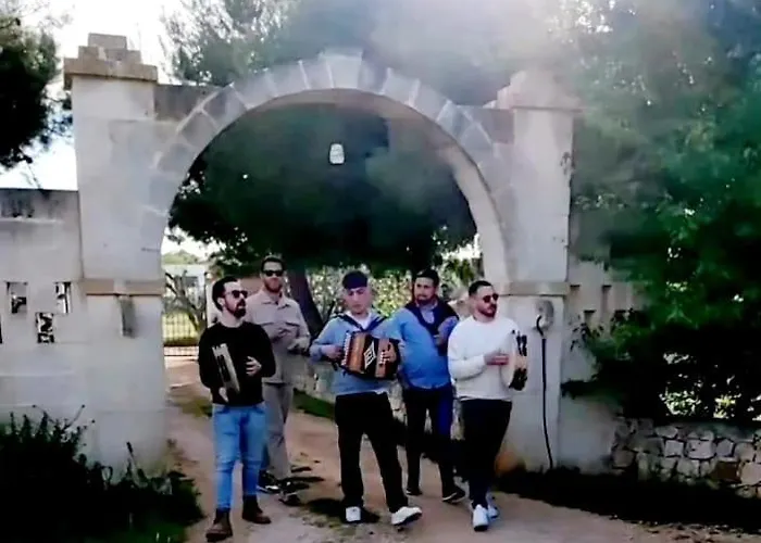 Aurasia 4* أوستوني