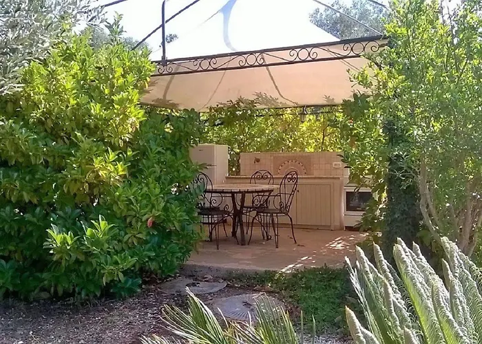 ベッド・アンド・ブレックファスト Aurasia オストゥーニ